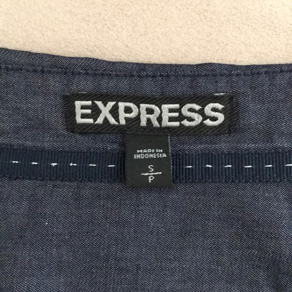 Express Collared Button Down Chambray - Picture 4 of 4